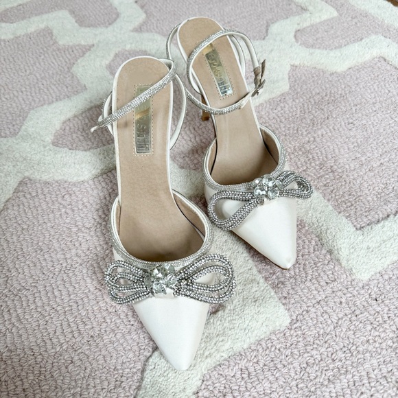 🥚 IVORY BRIDAL RHINESTONE SPARKLY GEM BOW ANKLE STRAP SATIN POINTED TOE HEELS - Picture 3 of 7